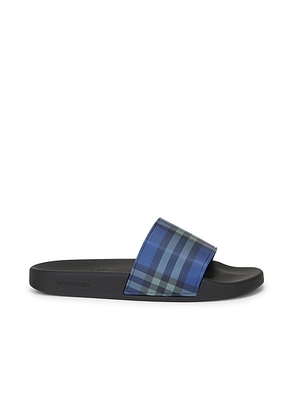 Burberry Furley Check Slides in River Ip Check - Black. Size 41 (also in 40, 42, 44, 45, 46).