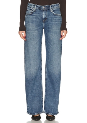 Citizens of Humanity Nora Trouser Leg Jeans in Benson - Blue. Size 27 (also in 28, 29, 30, 32, 33).