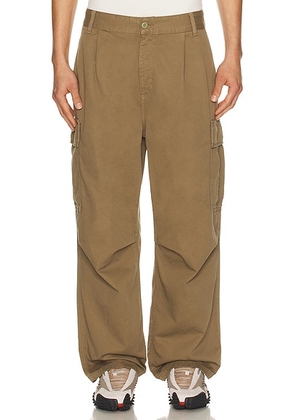 Carhartt WIP Cole Cargo Pant in Brass Garment Dyed - Beige. Size 32 (also in 34).