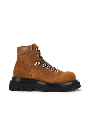 Bottega Veneta Lug Hiking Boot in Caramel - Brown. Size 37 (also in 36, 36.5, 37.5, 38, 38.5, 39, 40).