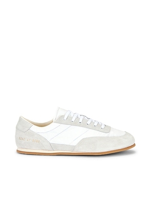 Common Projects Minimal Runner Sneaker in White - White. Size 42 (also in 41, 43, 45, 46).
