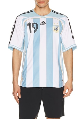Adidas Originals AFA Argentina Home 2006 Messi 19 World Cup Jersey in White - Baby Blue. Size L (also in M, S, XL/1X).