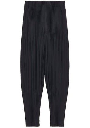 Homme Plisse Issey Miyake Basics Relaxed Pant in Navy - Navy. Size 3 (also in 2).
