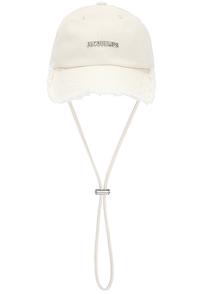 JACQUEMUS La Casquette Artichaut in Off White - White. Size 60 (also in 58).