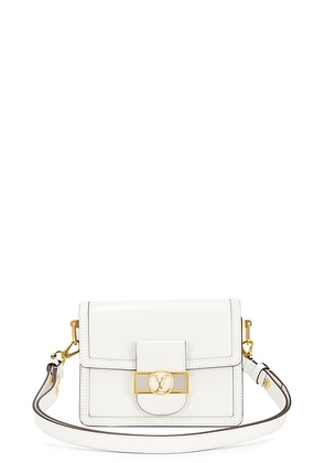 louis vuitton Louis Vuitton Dauphine PM Shoulder Bag in White - White. Size all.