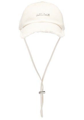 JACQUEMUS La Casquette Artichaut in Off White - White. Size 60 (also in 58).