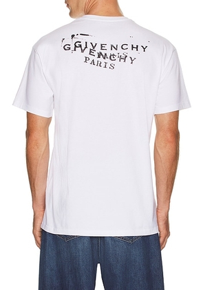 Givenchy Regular Fit T-Shirt in White - White. Size M (also in S, L, XL/1X, XXL/2X).
