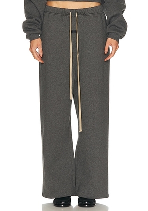 Fear of God ESSENTIALS Lounge Sweatpant in Charcoal Heather - Charcoal. Size M (also in XXS, XS, S, L).