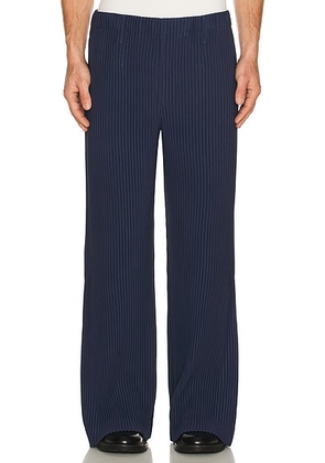 Homme Plisse Issey Miyake Tailored Pleats 1 Pants in Manarola Boat Navy - Navy. Size 1 (also in 2).