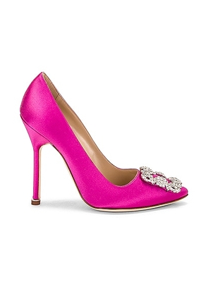 Manolo Blahnik Hangisi 115 Pump in Purple - Fuchsia. Size 35 (also in 36.5, 37, 37.5, 38, 38.5, 39, 39.5, 41, 35.5, 34.5).
