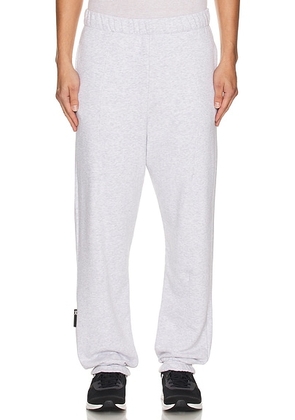 On Club Pants in Crater - Grey. Size M (also in L, S, XL/1X).