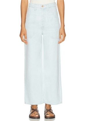 MOTHER High Waisted Smoothie Carpenter Ankle Jeans in Over Ice - Denim-Light. Size 31 (also in 32).