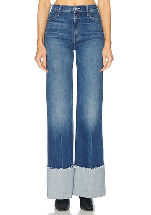 MOTHER The Hustler Roller Heel Cuff Fray Jeans in It's A Small World - Blue. Size 29 (also in ).