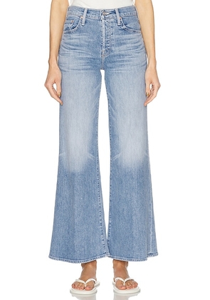 MOTHER The Tomcat Roller Skimp Jeans in Puzzled - Blue. Size 28 (also in 34).