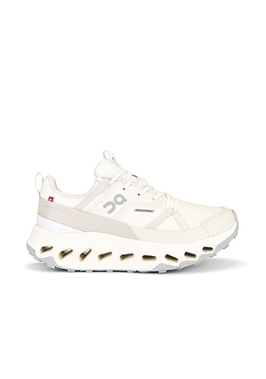 On Cloudhorizon WP Sneaker in Ivory & Ice - Ivory. Size 9.5 (also in 9).