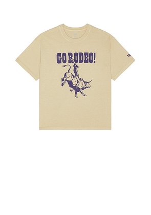 LEVI'S Gr Cropped Tee in GO RODEO WHITE PEPPER - Cream. Size M (also in L, XL/1X).