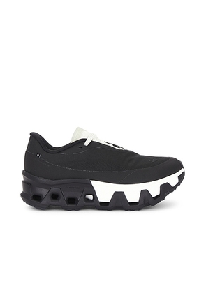 On X Post Archive Faction Cloudmonster Hyper Sneaker in Black - Black. Size 5 (also in 5.5, 6, 8.5, 9).