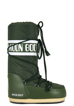 MOON BOOT Icon Nylon Boot in Forest Green - Green. Size 39/41 (also in 35/38).