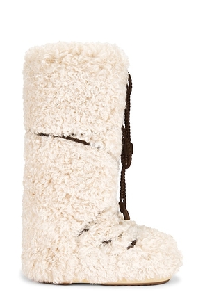 MOON BOOT Icon Curly Extra Boot in Ecru - Cream. Size 39/41 (also in ).