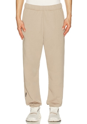 On Club Pants in Desert - Brown. Size M (also in L, S).