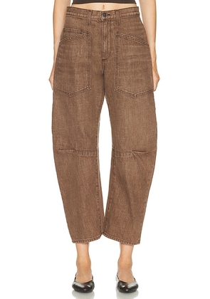 NILI LOTAN Shon Curved Leg in Vintage Brown Wash - Brown. Size 29 (also in ).