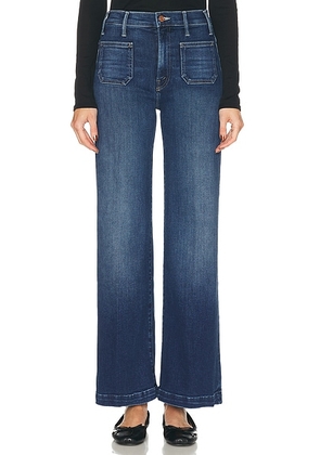 MOTHER The Hustler Roller Patch Pocket Skimp Jeans in One Last Shot - Navy. Size 24 (also in 28, 30, 31, 32, 33).