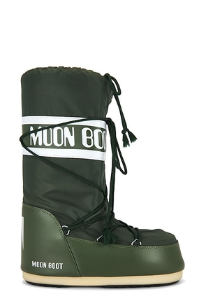 MOON BOOT Icon Nylon Boot in Forest Green - Green. Size 42-44 (also in 45-47).
