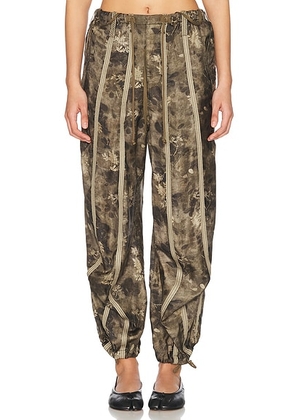 R13 Double Seam Balloon Pant in Olive Floral - Olive. Size M (also in L, S).