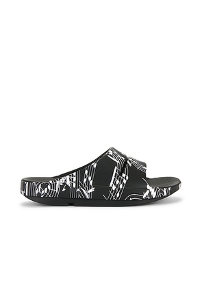TAKAHIROMIYASHITA The Soloist x OFFOS Music Note Slide in Black - Black. Size 11 (also in 10, 8, 9).