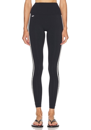 SET Active Airluxe Breathe Strike Legging in Ref - Black. Size XL (also in XXL).