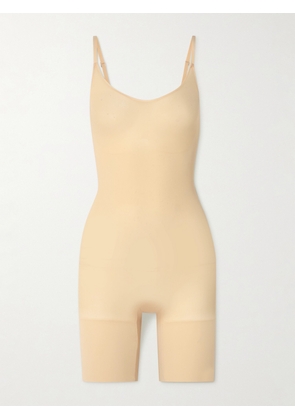 SKIMS - Everyday Sculpt Mid Thigh Bodysuit - Sand - Neutrals - XXS,XS,S,M,L,XL,2XL,3XL,4XL