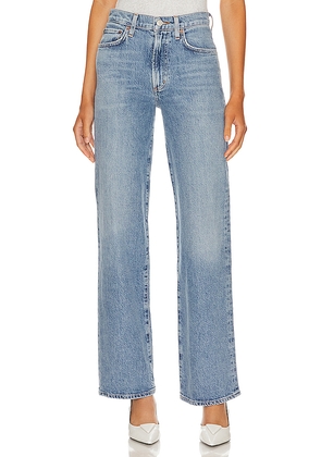 AGOLDE Harper Mid Rise Relaxed Straight Jeans in Denim-Light. Size 24. Also in 25, 26, 27, 28, 29, 30, 31, 32, 33, 34.