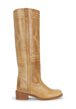 Dico Copenhagen Ann Gaucho With Western Stitching Boot in Tan. Size 37. Also in 36, 38, 39, 41.