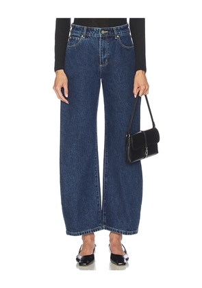 Abrand 95 Barrel Jeans in Blue. Size 24. Also in 23, 25, 26, 27, 30, 31, 33, 34.