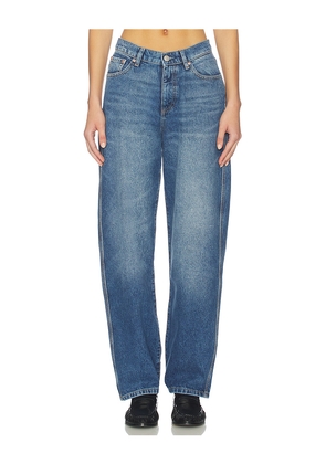 DL1961 Kendell Contoured Tapered Straight Jeans in Blue. Size 24. Also in 26, 23, 25, 27, 28, 29, 30, 31, 32.