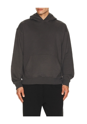 Beyond Yoga LuxeFleece Men's Hoodie in Black. Size S. Also in XL/1X, XXL/2X.