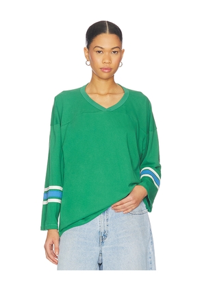 DAYDREAMER Solid Hockey Jersey Tee in Green. Size S/M. Also in L/XL.