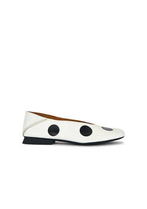 Camper Casi Myra Flat in White. Size 36. Also in 37, 38, 39, 40, 41.