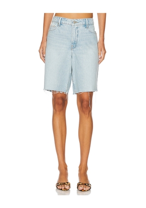 Good American Bermuda in Denim-Light. Size 24. Also in 22, 28.