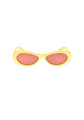 JACQUEMUS Nuvola Sunglasses in Yellow.