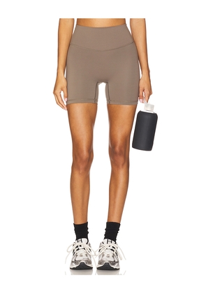 FORM 5 Core Shorts in Tan. Size XL. Also in XS, L.