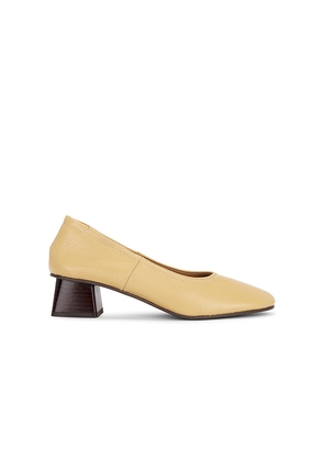 Flattered Zac Heel in Beige. Size 36. Also in 37, 38, 39.