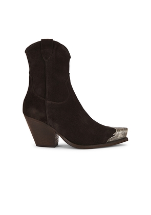 Free People Brayden Western Boot in Chocolate. Size 36. Also in 36.5, 37, 37.5, 38, 38.5, 39, 39.5, 40, 41.