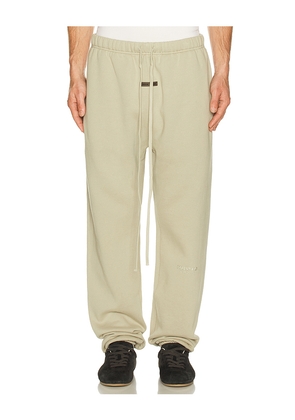 Fear of God ESSENTIALS Vintage Fleece Sweatpant in Taupe. Size L. Also in M, S, XL/1X, XS, XXL/2X.