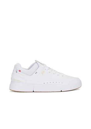 On The Roger Centre Court Sneaker in White. Size 7.5. Also in 7.