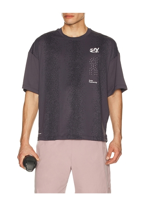 On Performance Volt-T in Grey. Size M. Also in S, L, XL/1X.