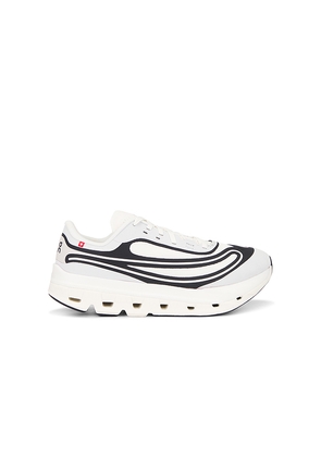 On Cloudflow 5 Ad in White. Size 10. Also in 7, 7.5, 8, 8.5, 9, 9.5, 10.5, 11, 11.5, 12, 12.5, 13.