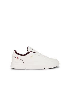 On The Roger Centre Court in White. Size 10.5. Also in 7, 7.5, 8, 8.5, 9, 9.5, 10, 11, 11.5, 12, 12.5, 13.