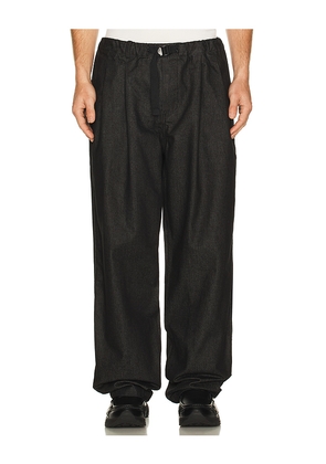 KAPPY DESIGN Two Tuck Wide Denim Pants in Black.