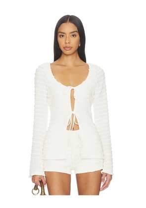 SEVEN WONDERS Adalee Ruffle Texture Top in White. Size L. Also in S, XS, M, XL.